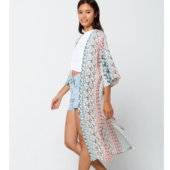 Sky and Sparrow Tops - NWT Sky and Sparrow Patchwork Floral Kimono